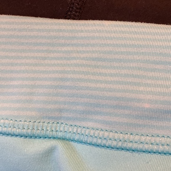 LULULEMON Women Turquoise and Black Cropped Pants Size 4-Fit Small - Picture 10 of 10